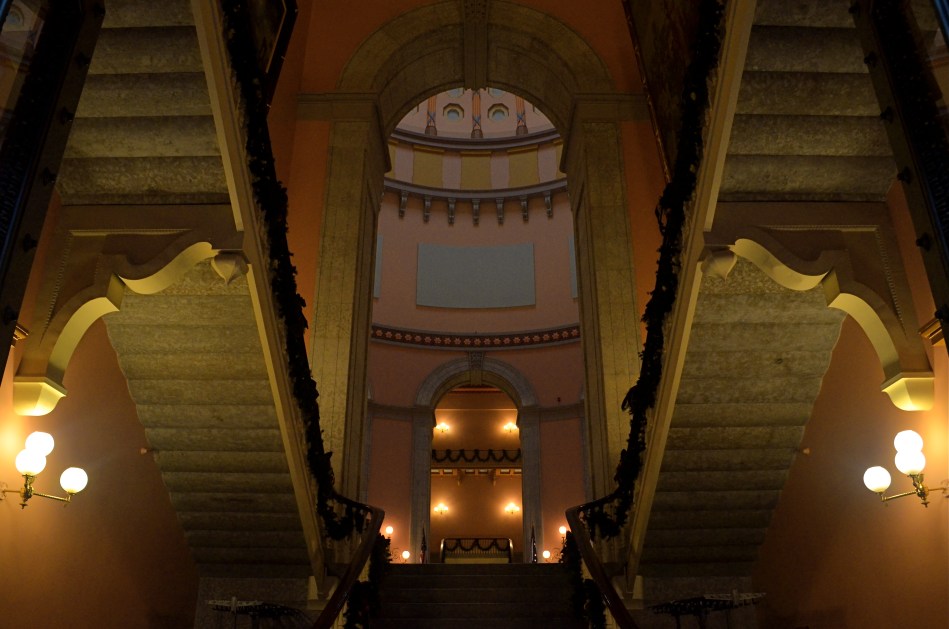 Uplighting creates a strange frame-within-frame feel at the Ohio Statehouse building, inspired by Edward Steichen's shots of massive arches. 