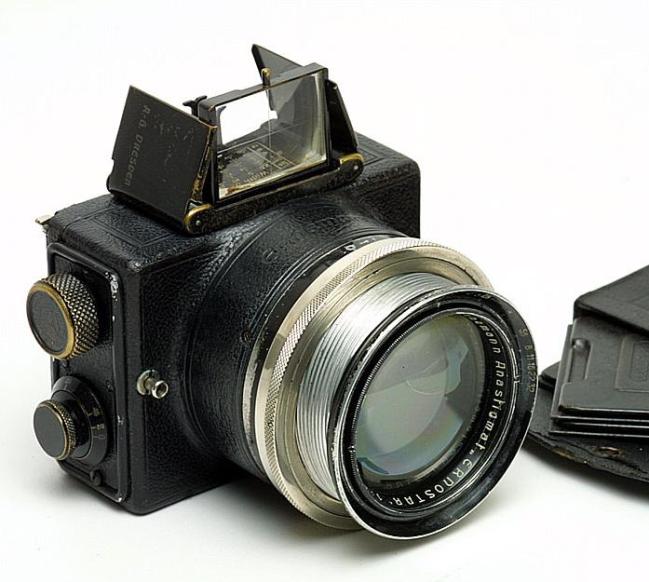 The Ermanox, perhaps the first camera designed to free mankind from flash.