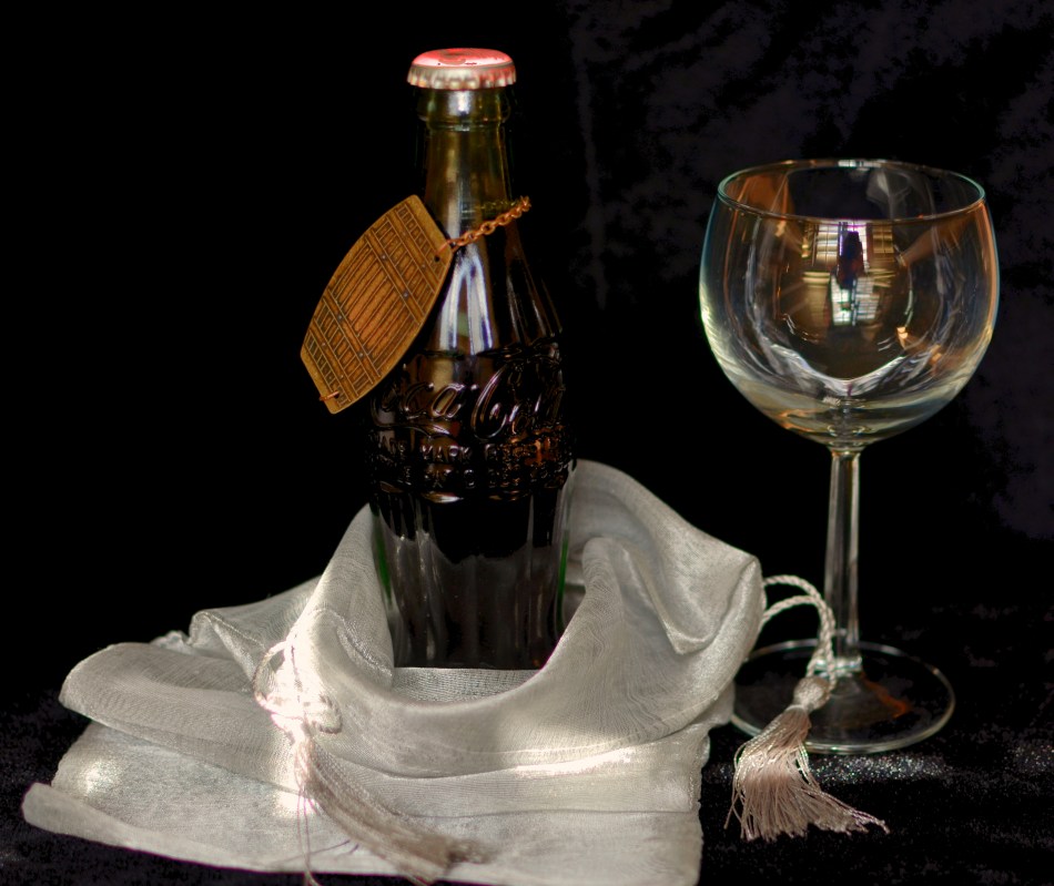 I can suggest an elegant cheese to accompany this unique '95 vintage. Something in a discreet Velveeta, perhaps?