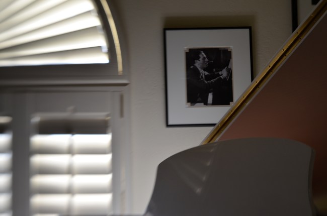 Lensbaby Spark gives you the control of a custom lens for under $80.