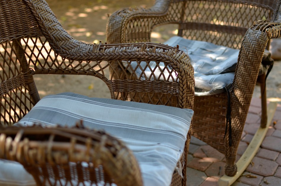 Old friends, or echoes of the old friends that once filled them. 1/320 sec., f/2.5, ISO 100, 35mm.