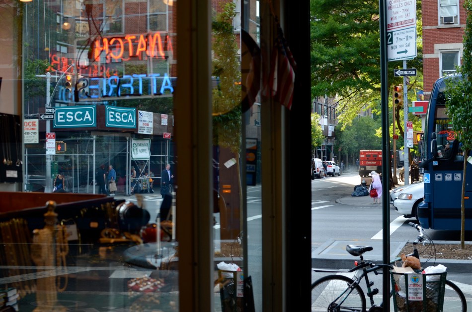 1/80 sec., f/5.6, ISO 100, 35mm.