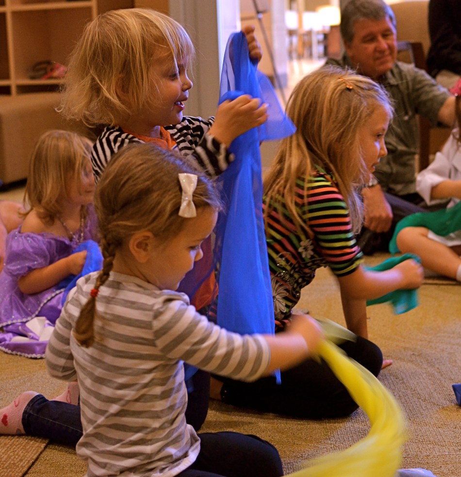 1/60 sec., f/3.5, ISO 640, 35mm.