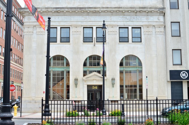 The original full-color image.