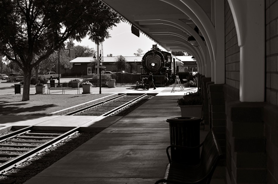 What else do I need in this image, shot with a 35mm prime lens, that dictates shooting it with a wideangle zoom? 