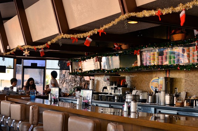 1/40 sec., f/4.5, ISO 200, 35mm.