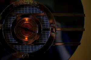 This shot, as the one below, is taken at 1/60 sec,, f/2.2, ISO 250, 35mm. The difference between the two images is the white balance setting. 