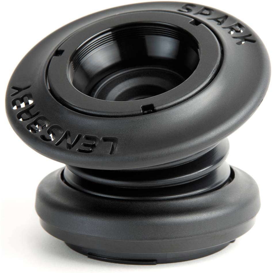 Focus on the Lensbaby Spark is achieved by squeezing the lens bellows until focus registers wherever you want to place it.