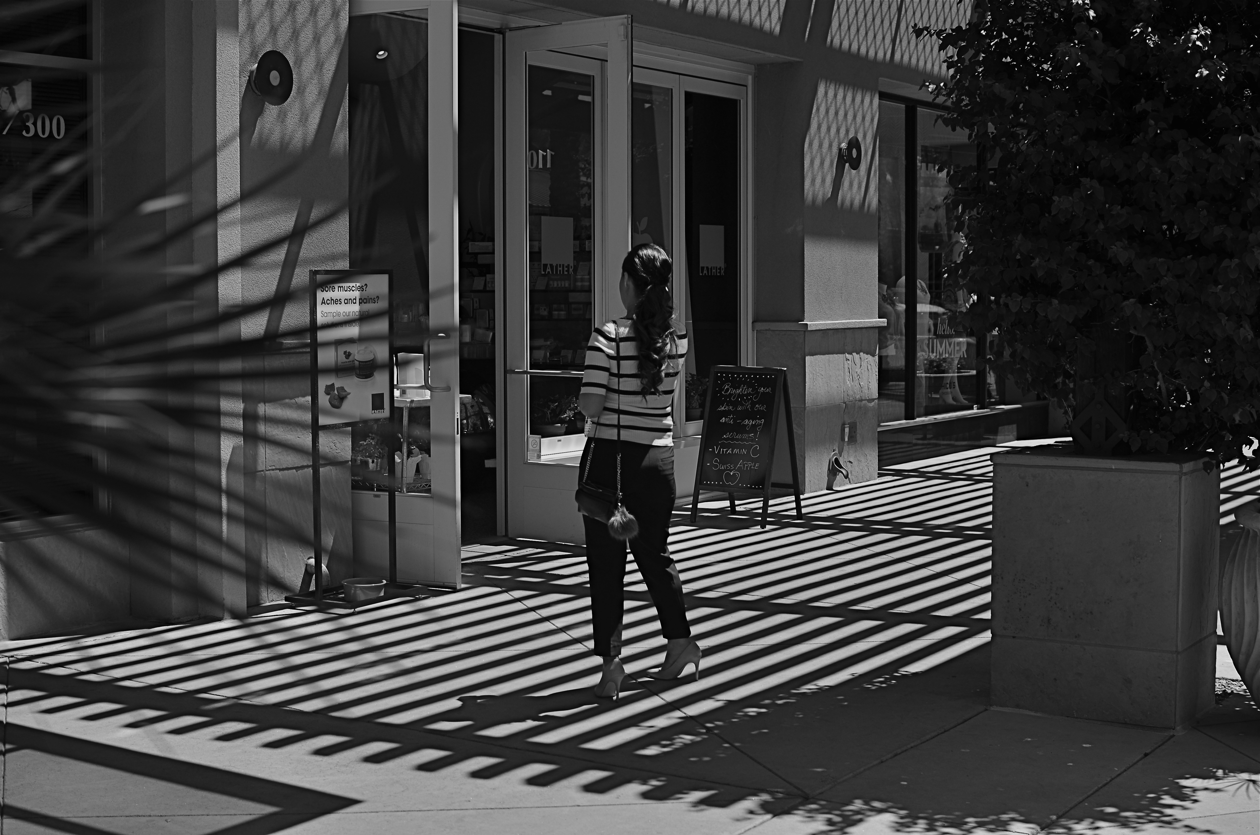 This image sat in the "maybe" pile for a while. Then I started to see how much of it was expendable.