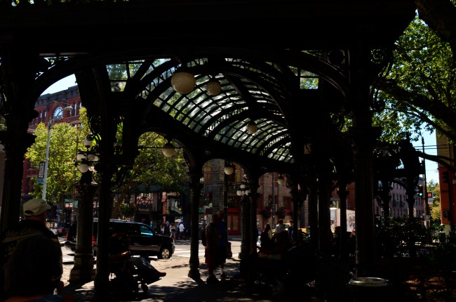 The same shot in color is a bit too charming.