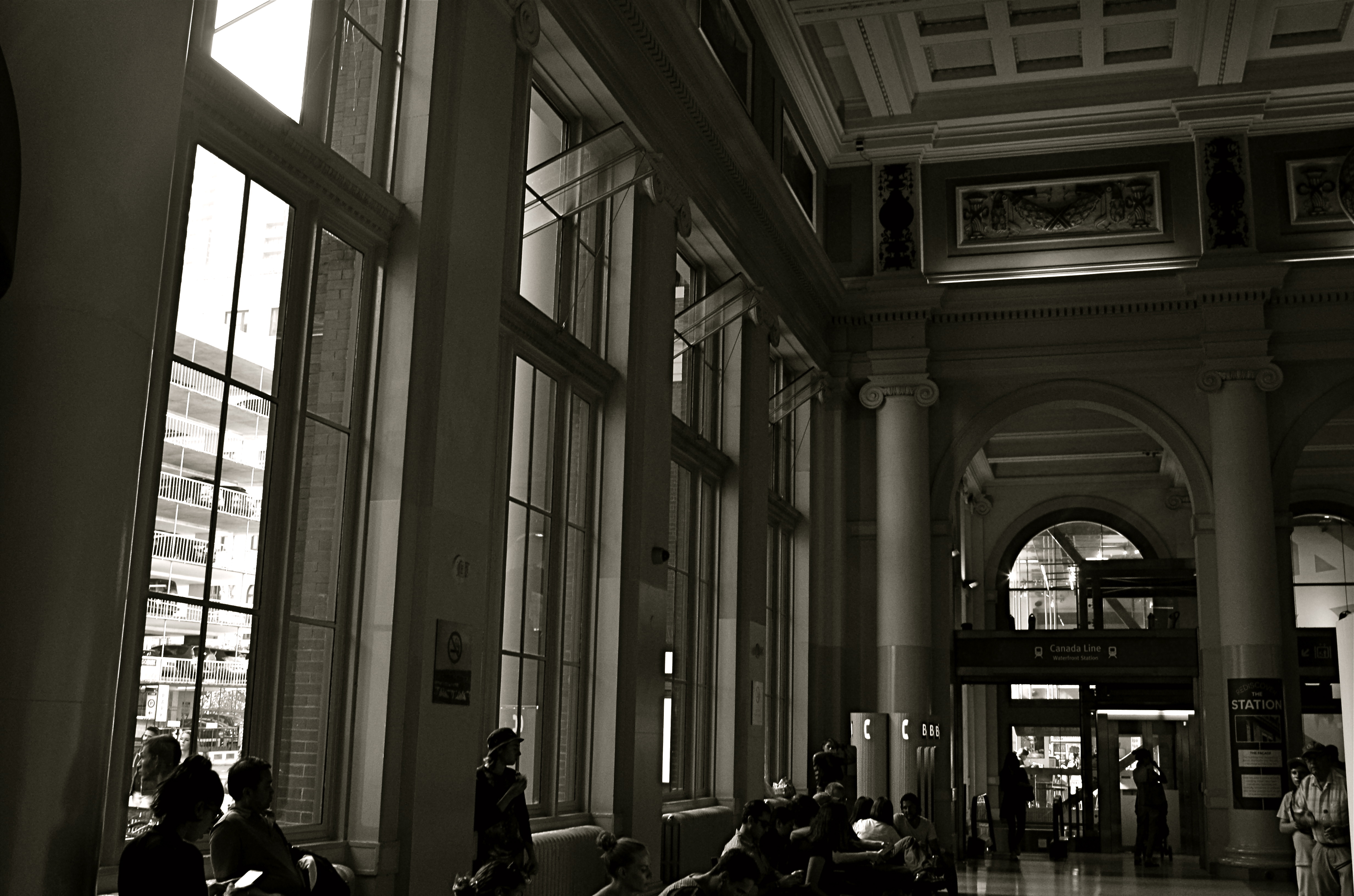 When people are mere compositional components in a scene, is that still "street photography"?