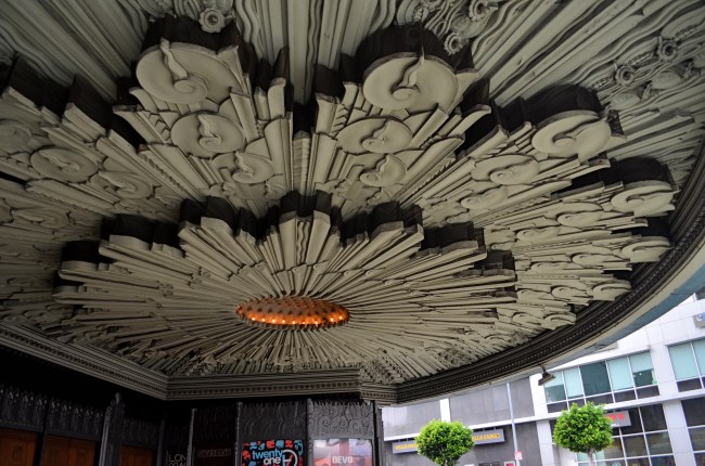 The original framing of the above shot, complete with other distracting details.