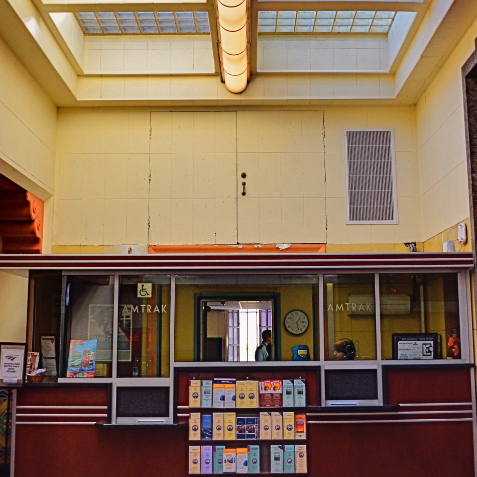 Amtrak Counter L.A. EF