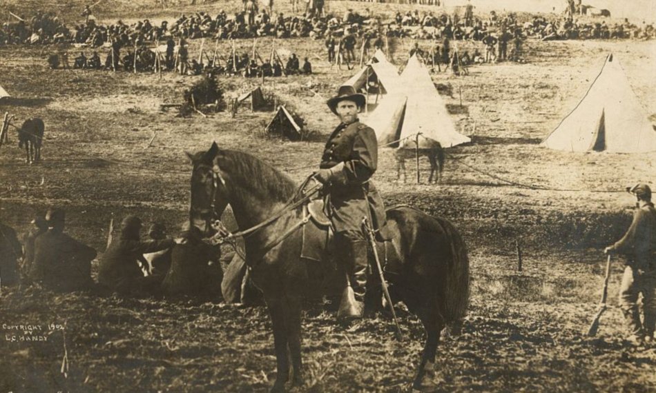 2DE5064F00000578-0-image-a-42_1446097885916